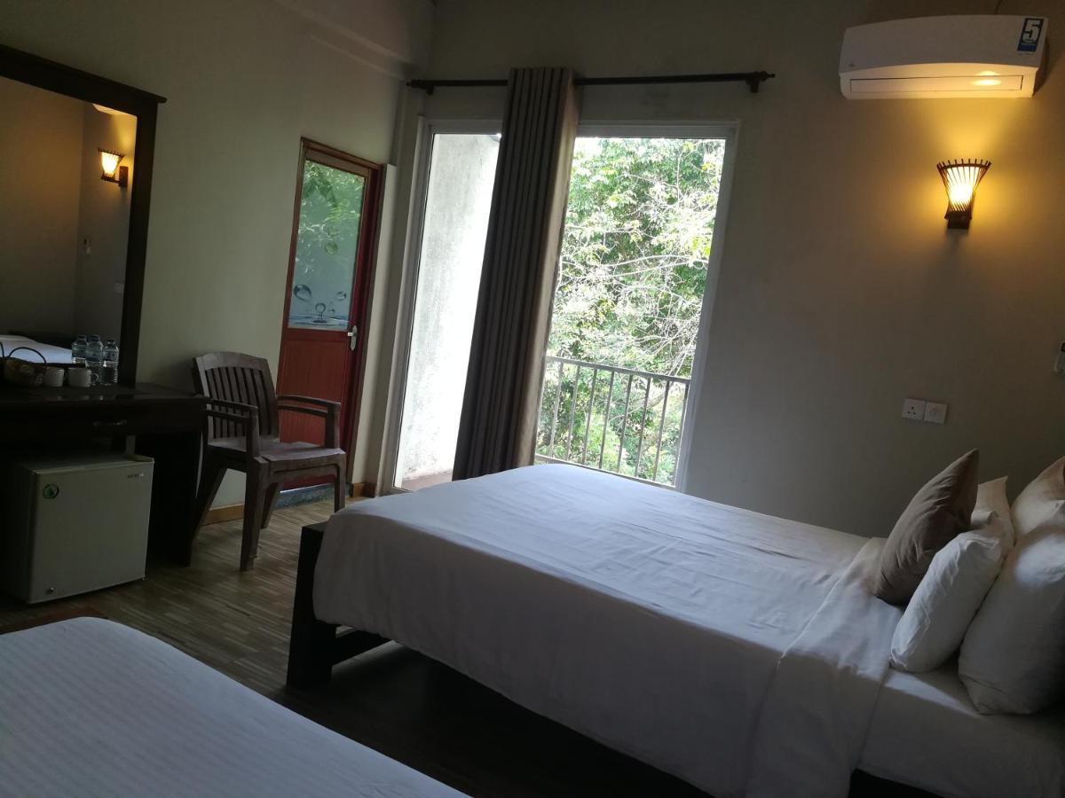 Villa Arunalu Kandy Buitenkant foto