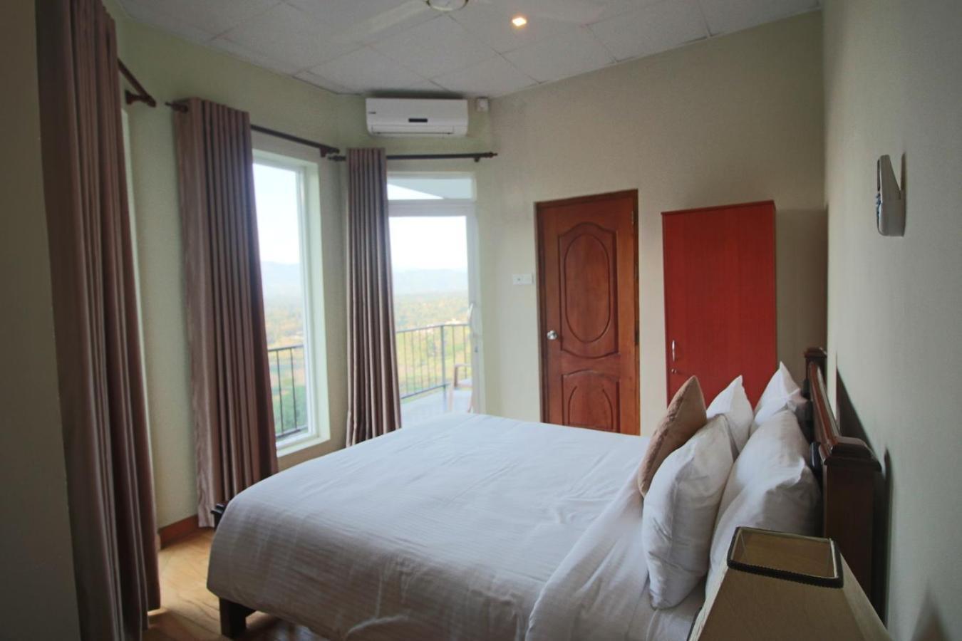 Villa Arunalu Kandy Buitenkant foto