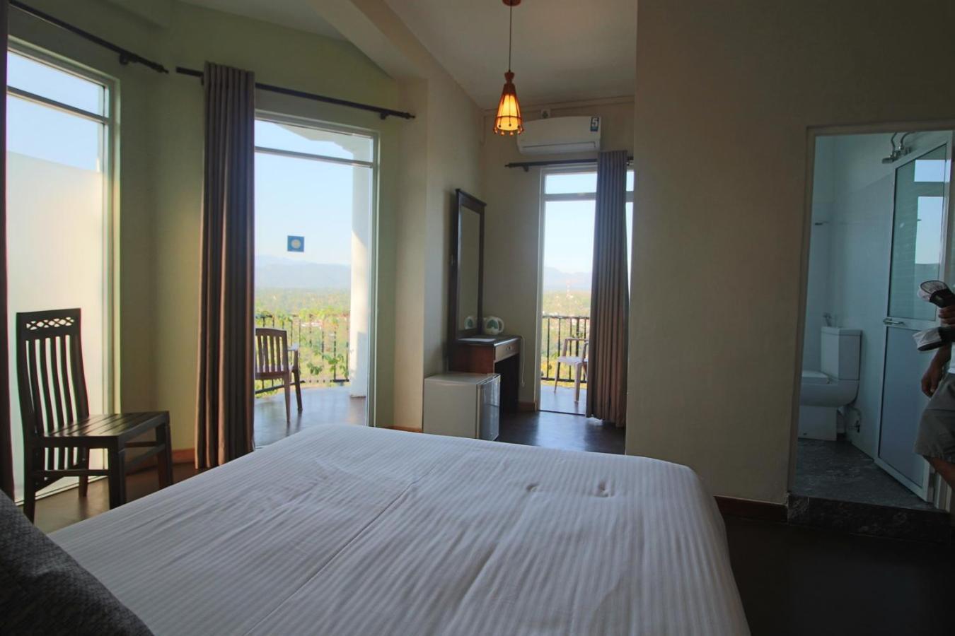 Villa Arunalu Kandy Buitenkant foto