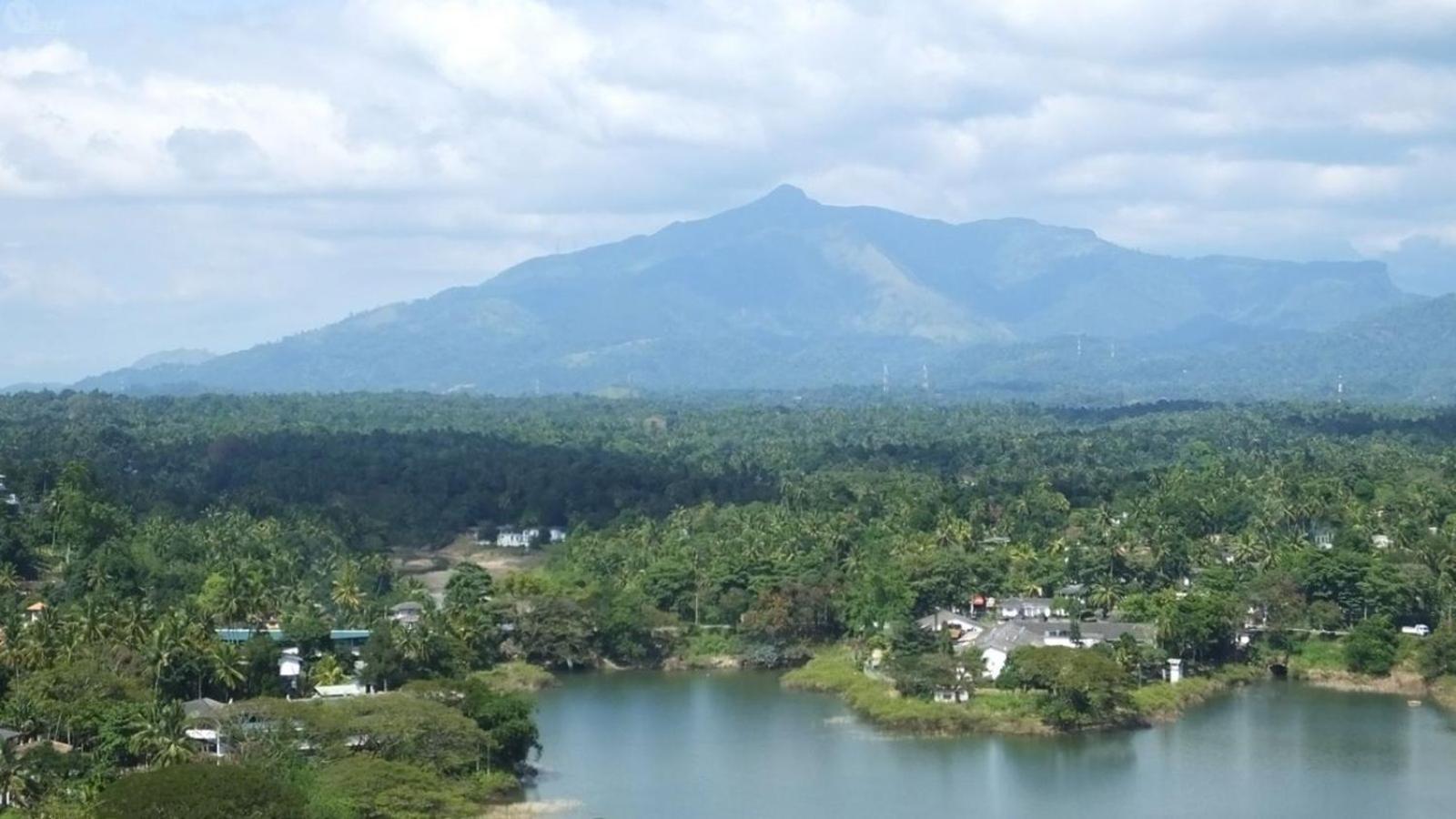 Villa Arunalu Kandy Buitenkant foto