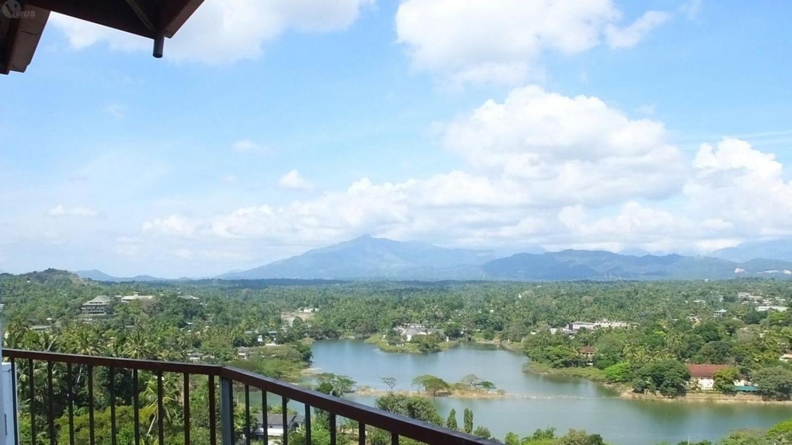 Villa Arunalu Kandy Buitenkant foto