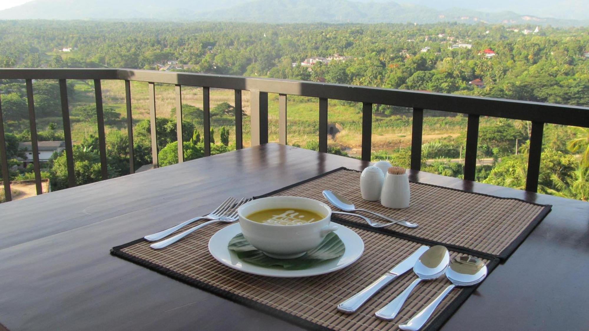Villa Arunalu Kandy Buitenkant foto