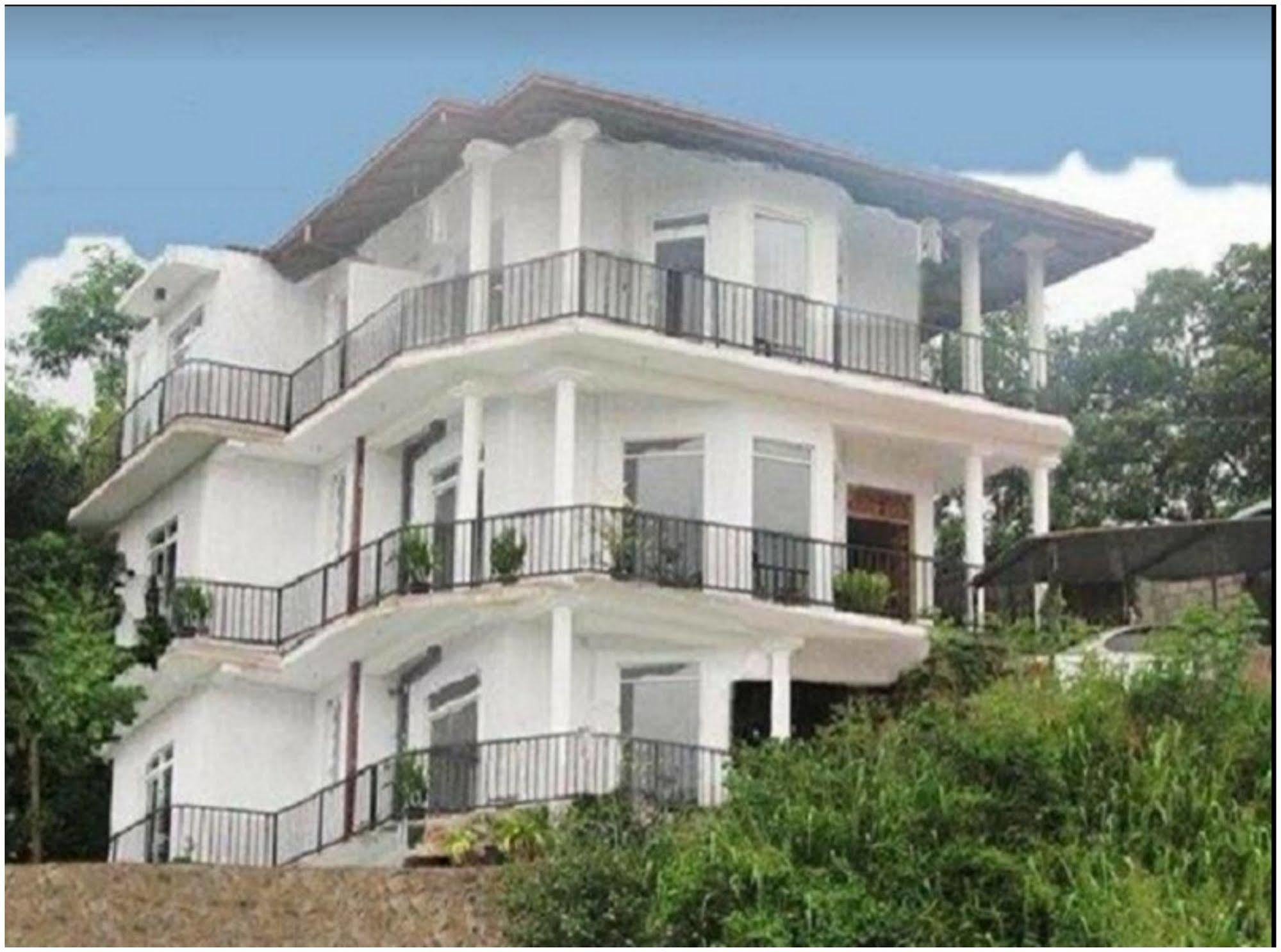 Villa Arunalu Kandy Buitenkant foto