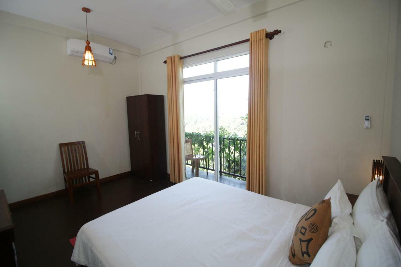 Villa Arunalu Kandy Buitenkant foto