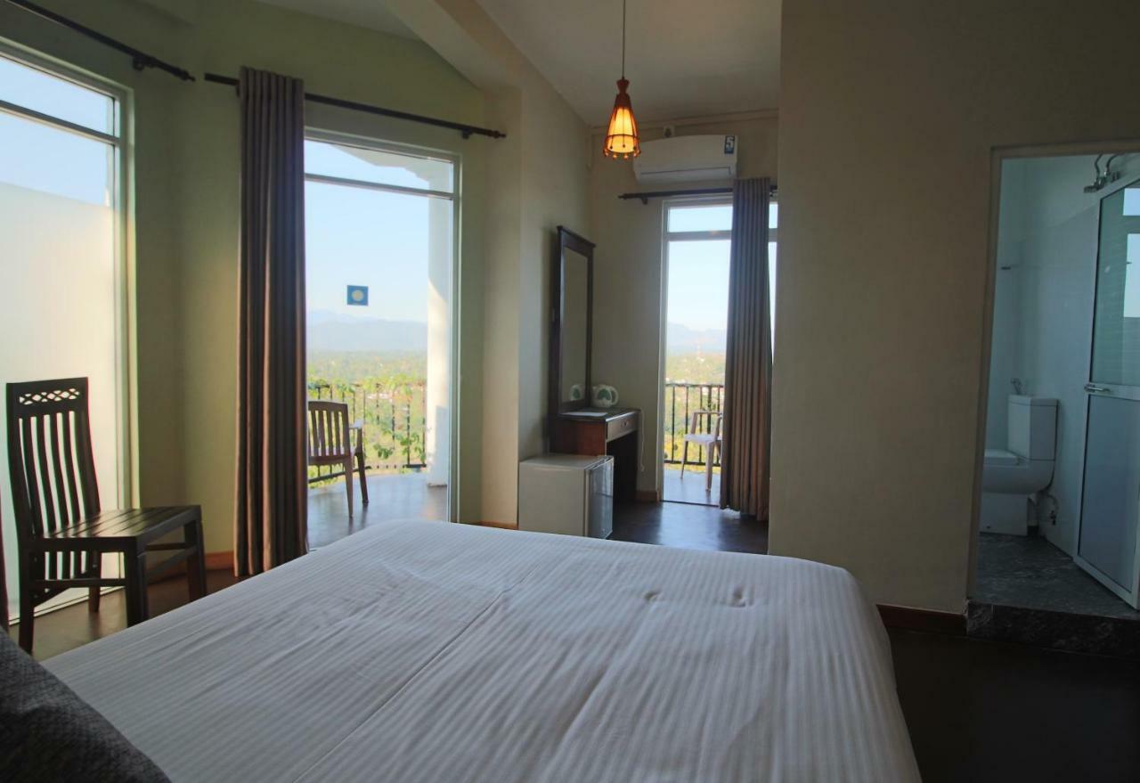 Villa Arunalu Kandy Buitenkant foto